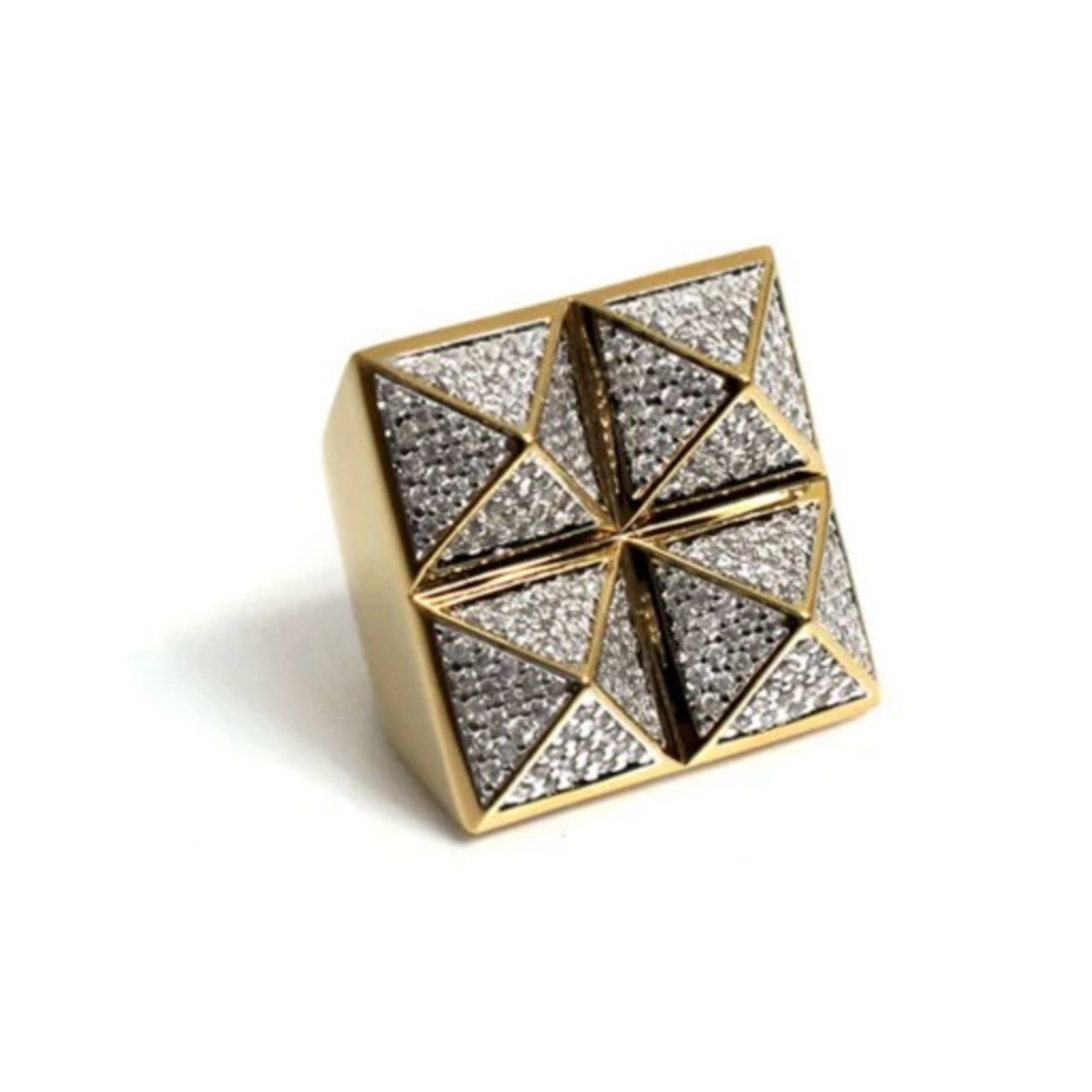 NWT NOIR FOUR STUD PYRAMID RING